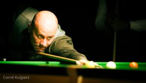 Leon Alewijnse plays a shot. Photo credit: Corne Kuijpers.